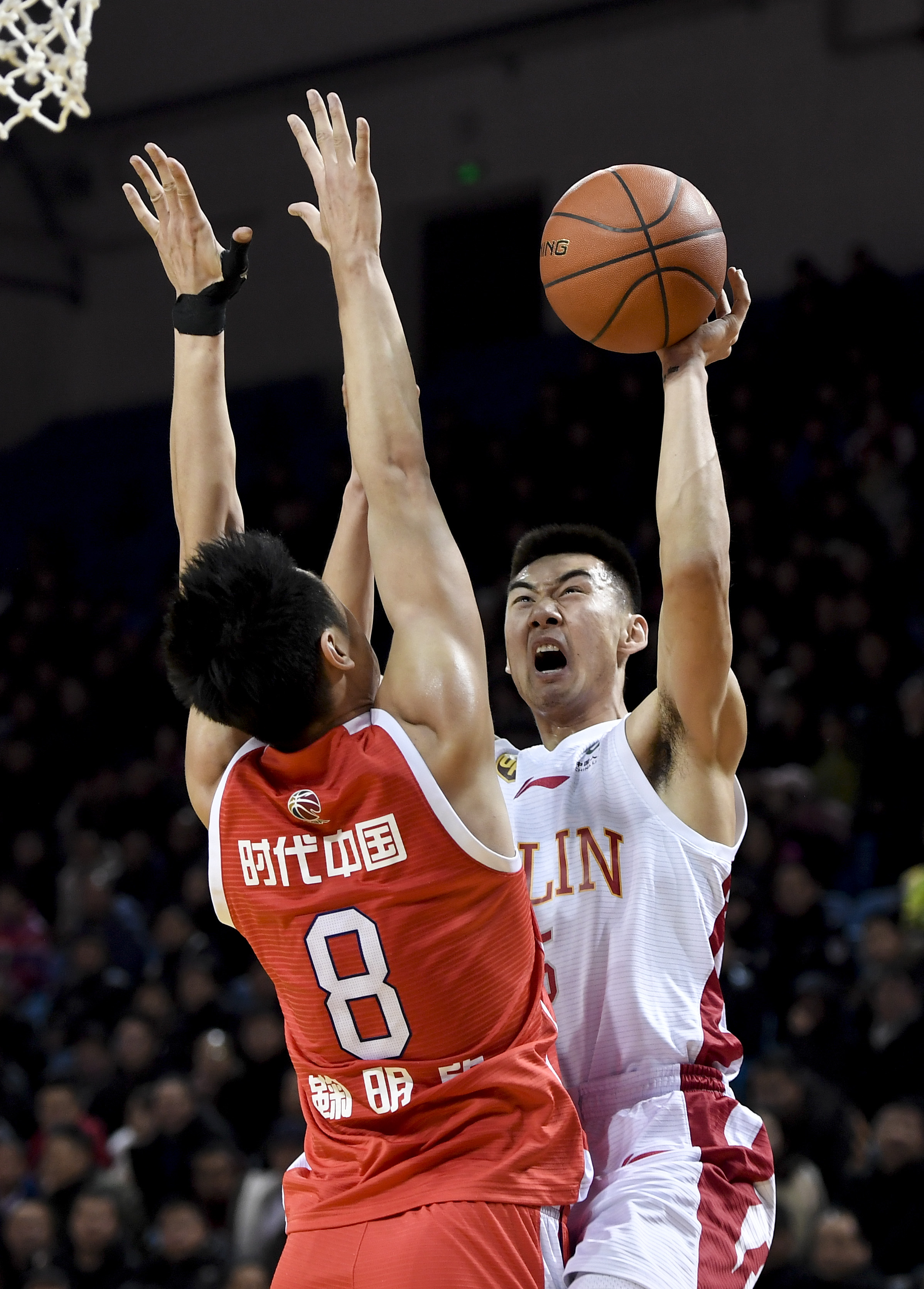 他出现了几 他出现了几